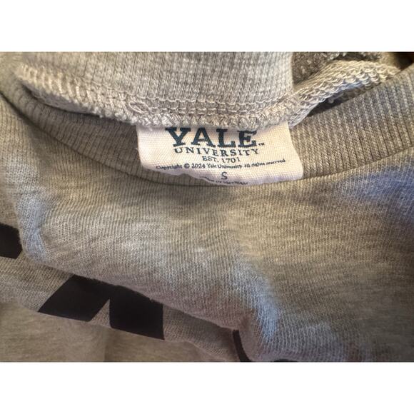 Vintage Yale University Sweatshirt Ladies Small - Picture 2 of 3